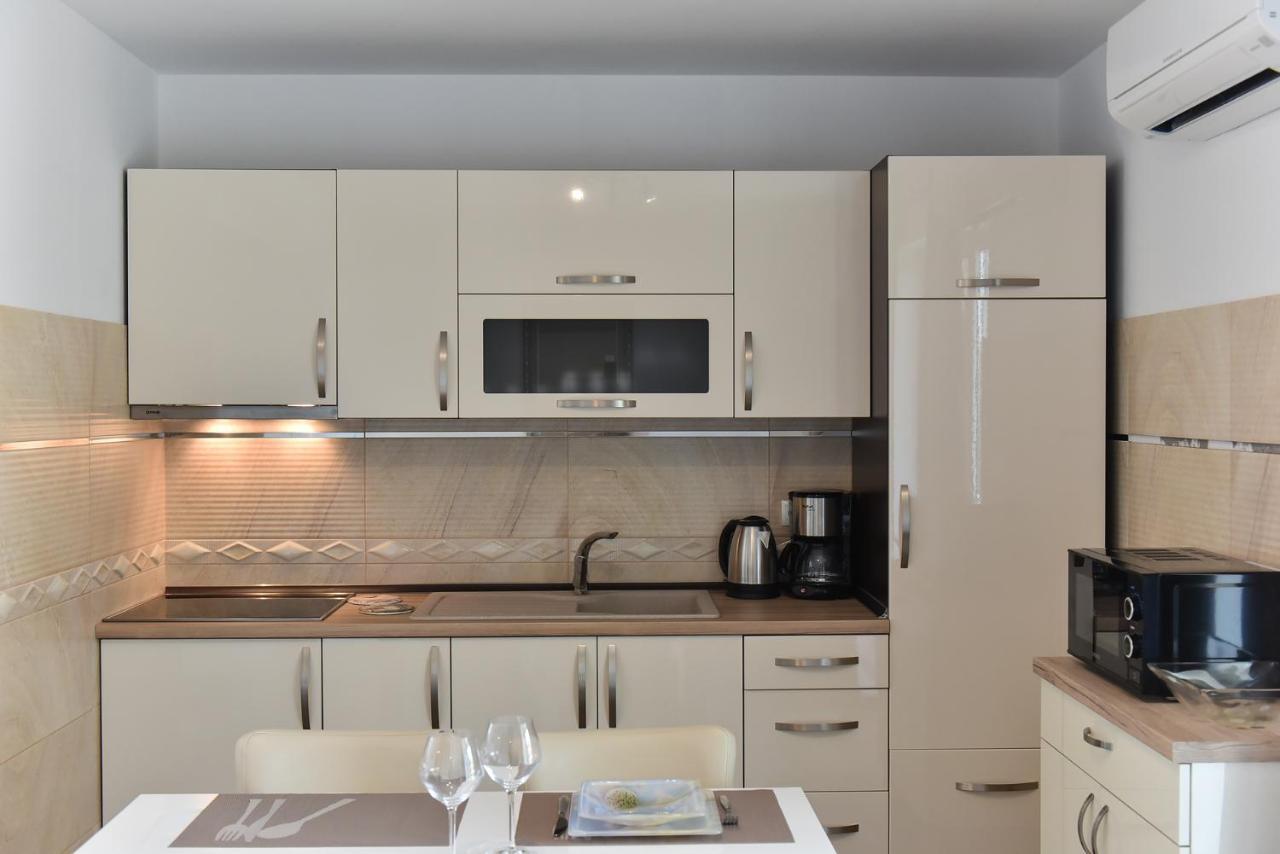 ויר Apartmani Iva מראה חיצוני תמונה