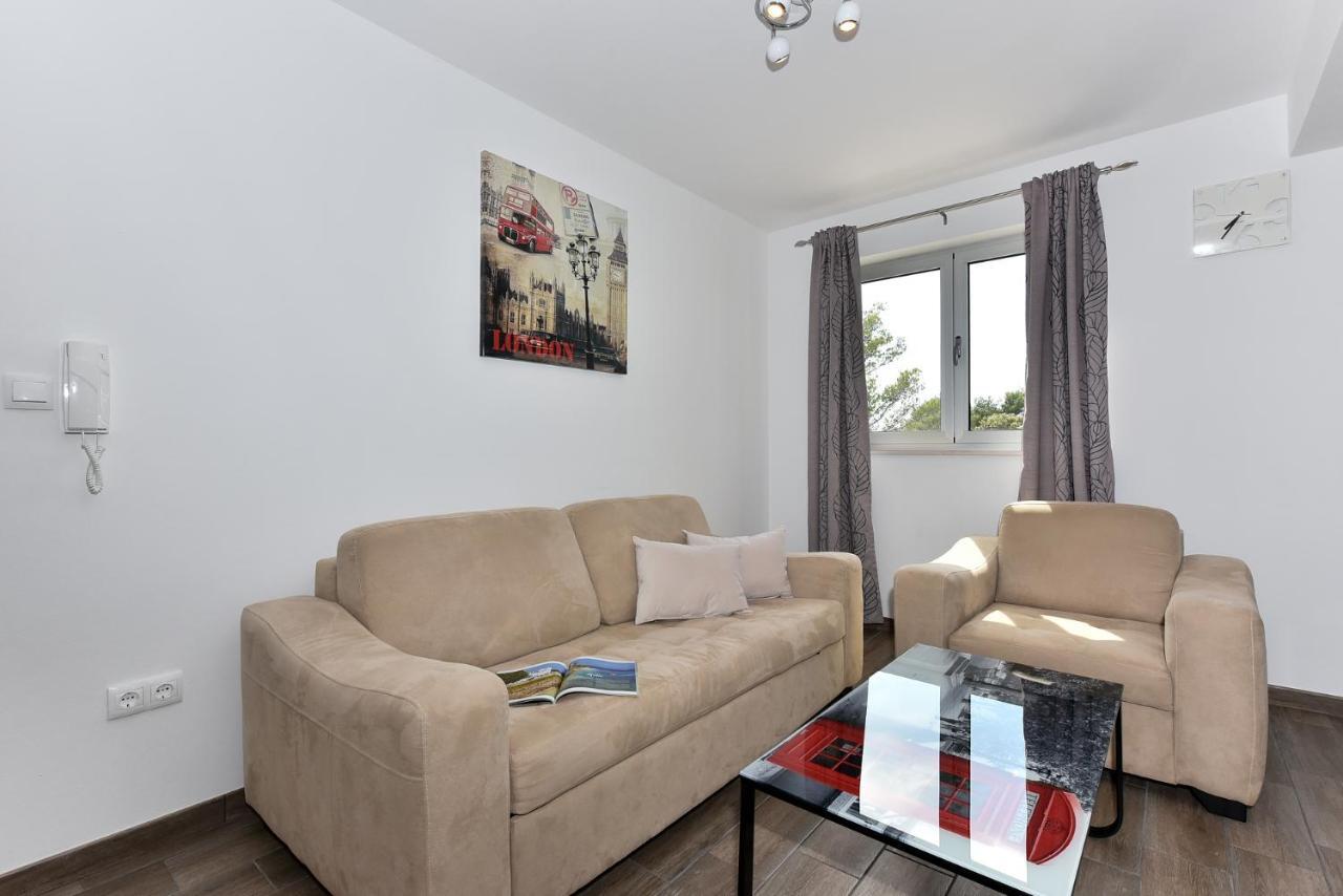 ויר Apartmani Iva מראה חיצוני תמונה
