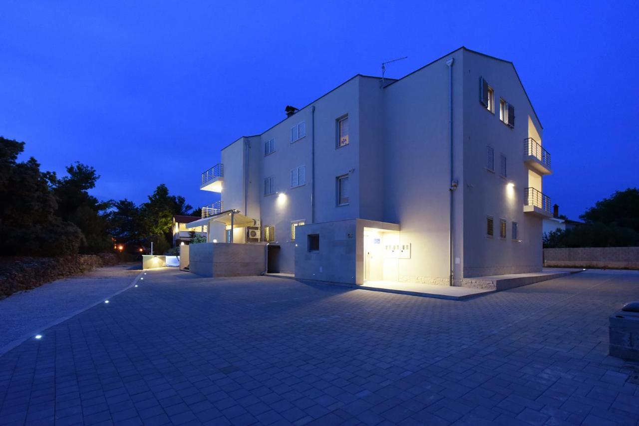 ויר Apartmani Iva מראה חיצוני תמונה