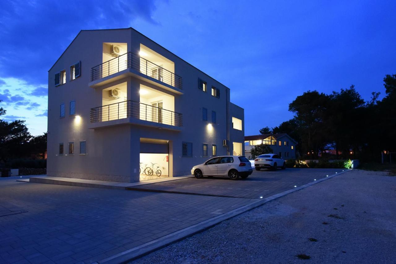 ויר Apartmani Iva מראה חיצוני תמונה