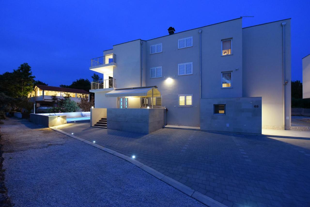 ויר Apartmani Iva מראה חיצוני תמונה