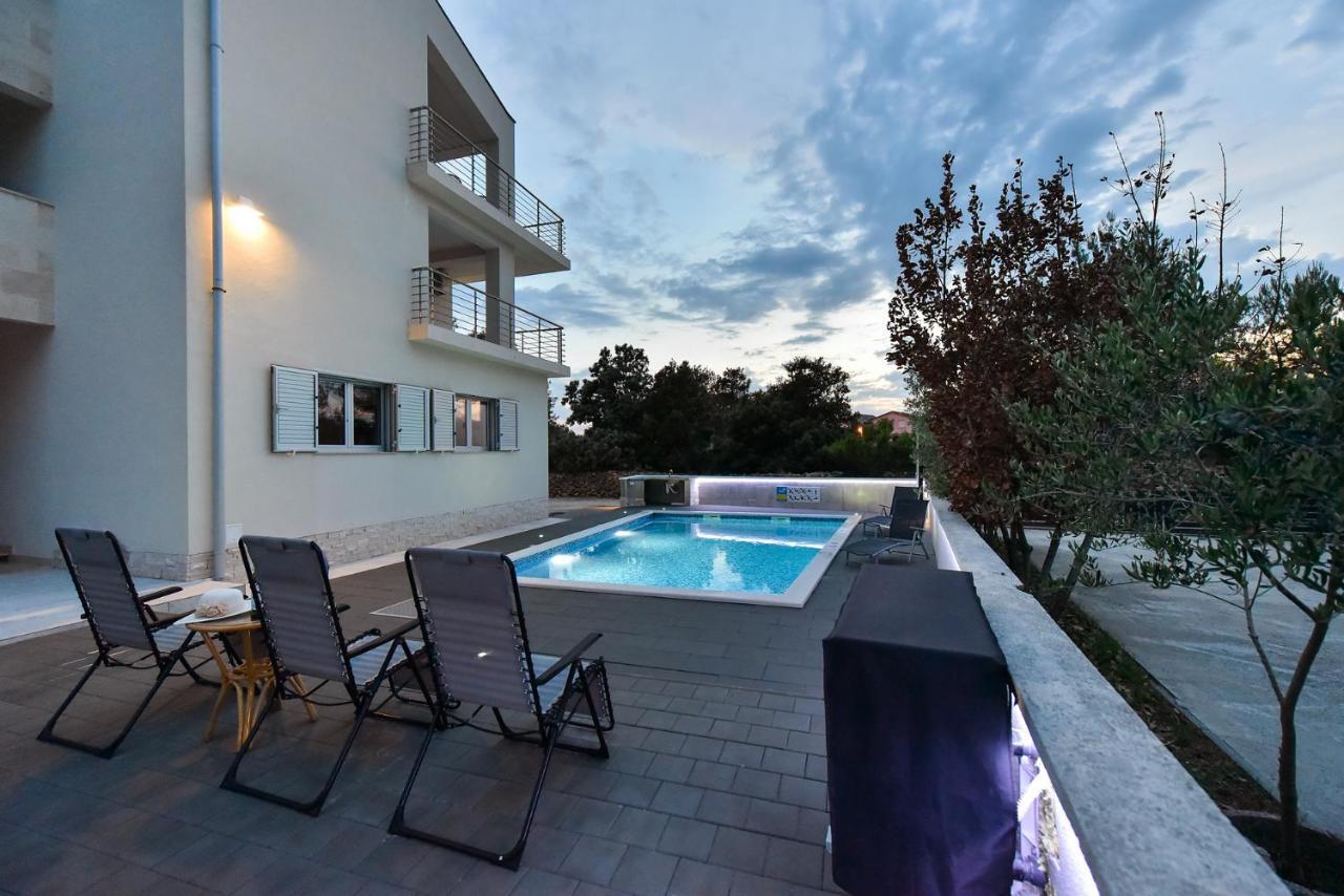 ויר Apartmani Iva מראה חיצוני תמונה