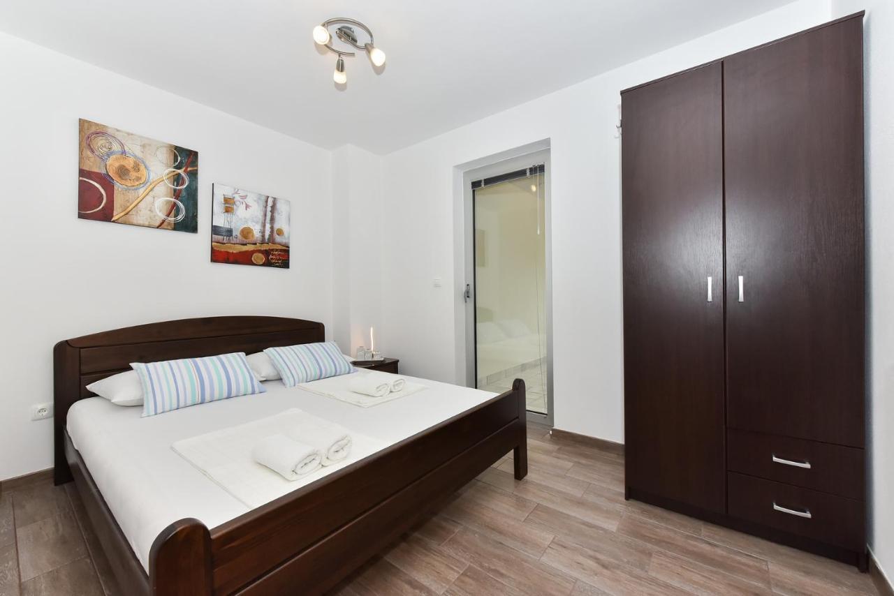 ויר Apartmani Iva מראה חיצוני תמונה