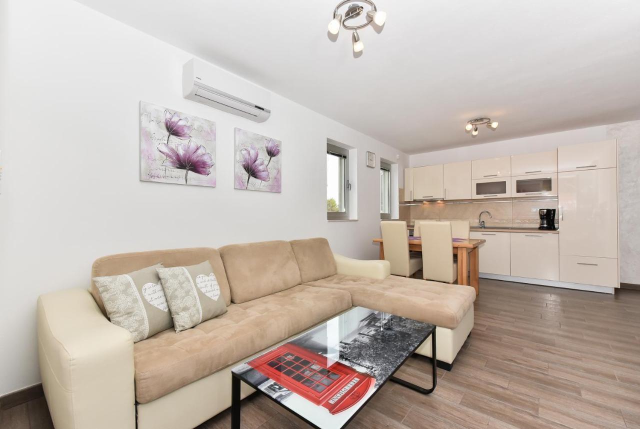 ויר Apartmani Iva מראה חיצוני תמונה