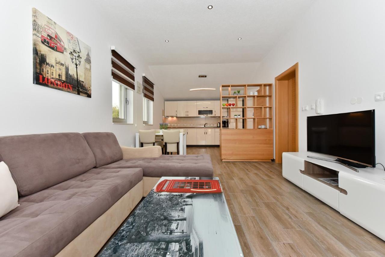 ויר Apartmani Iva מראה חיצוני תמונה