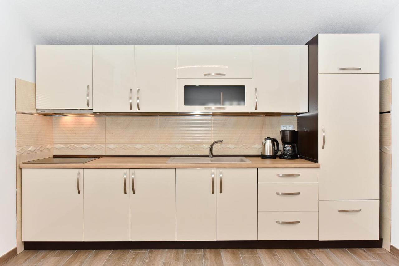 ויר Apartmani Iva מראה חיצוני תמונה