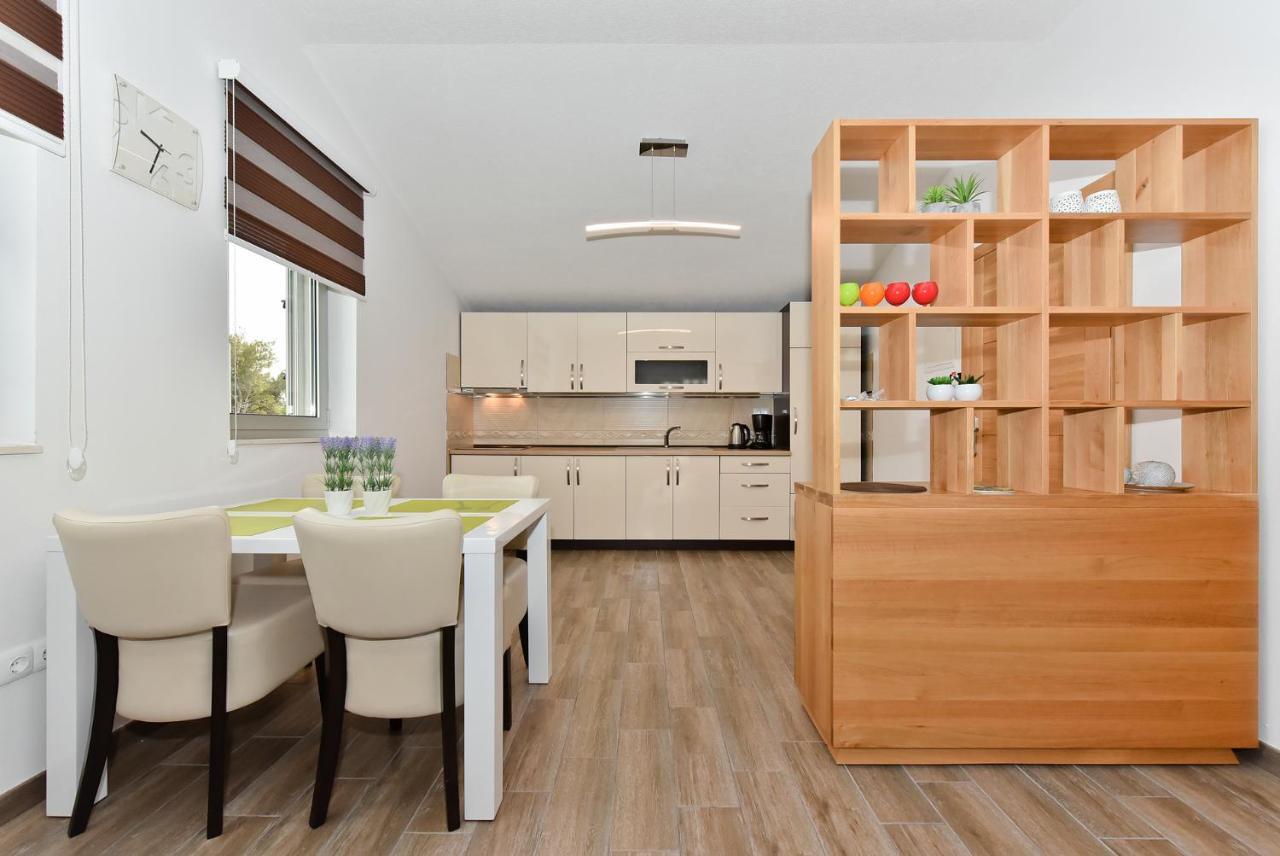 ויר Apartmani Iva מראה חיצוני תמונה