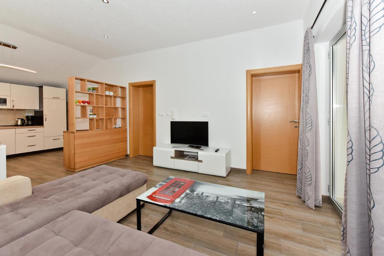 ויר Apartmani Iva מראה חיצוני תמונה
