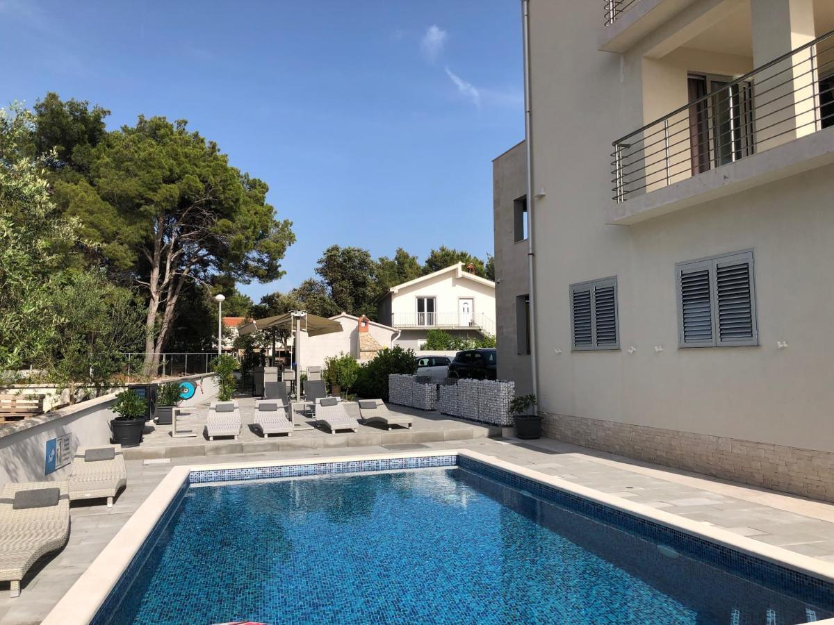ויר Apartmani Iva מראה חיצוני תמונה